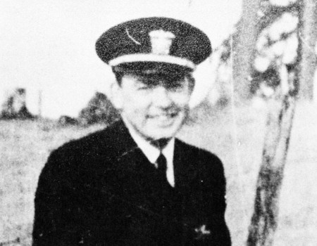 Szeregowy Albert Edward 'Bud' Mitchell dowódca łodzi patrolowej PBY-5A zestrzelonej koło wyspy Egg, 4 czerwca 1942 roku.