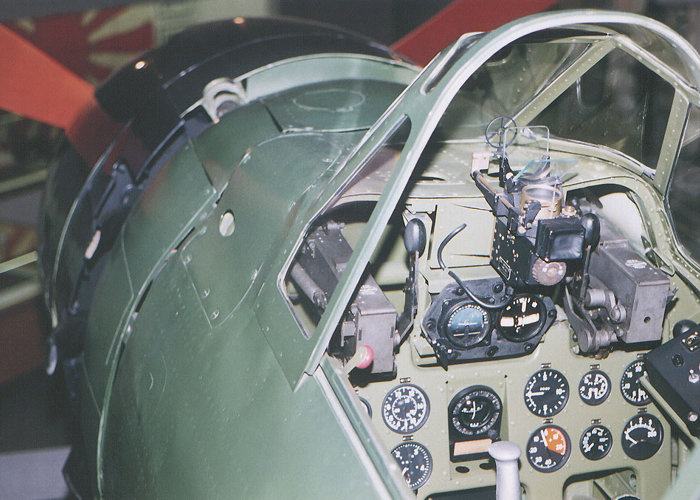 Kabina pilota w myśliwcu A6M5 Model 52
