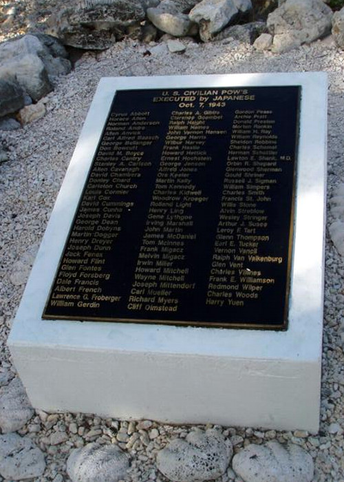 Pomnik upamiętniający pomordowanych cywilów na wyspie Wake