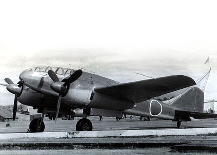 Samolot rozpoznawczy Mitsubishi Ki-46 III z końcowej partii produkcyjnej. Ten niezwykle szybki samolot zapewniał lotnicwtu japońskiemu stały dostęp do informacji rozpoznawczych