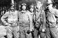 Piloci z 39. Regimentu, od lewej: Iwao Tabata, Takeshi Akiike, Akutsu I Hasegawa.