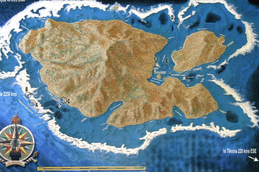 Mapa wyspy Vanikoro z zaznaczonymi miejscami zatonięcia okrętów La Perouse.