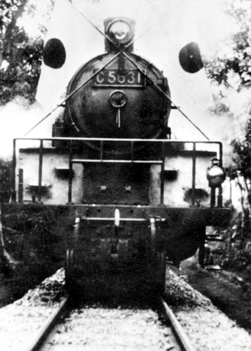 Na zdjęciu lokomotywa nr C 5631, która nadjechała z Nong Pladuk.
