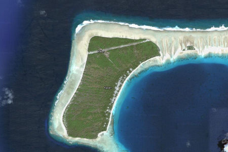 Północna część atolu Maloelap z widocznym opuszczonym lotniskiem wybudowanym przez Japończyków.