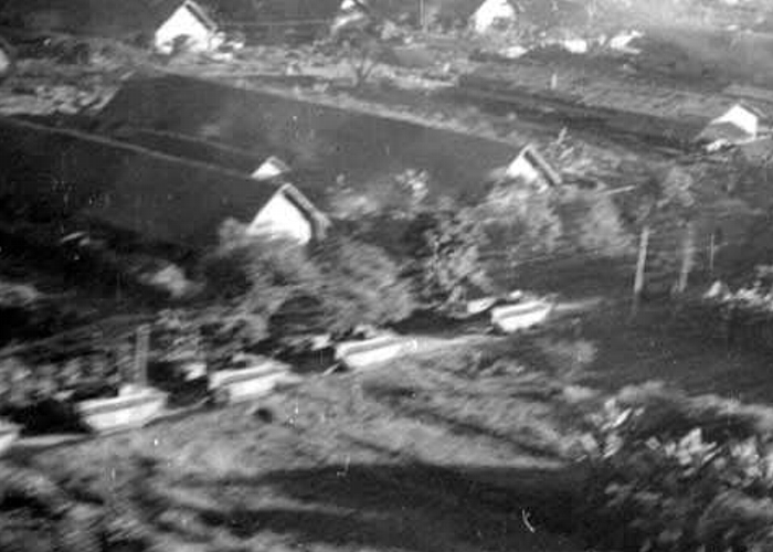 Armtraki w obozie Los Banos.