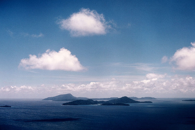 Centralna cześć atolu Truk w wyspami Eten, Dublon, Param i Moen