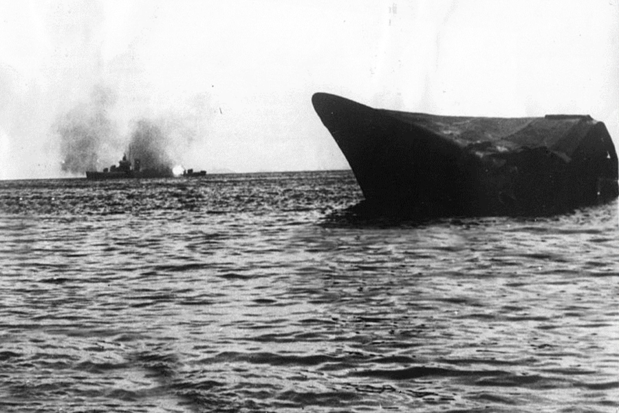 Pozostałości po wraku transportowca Hirokawa Maru. Rok 1943.