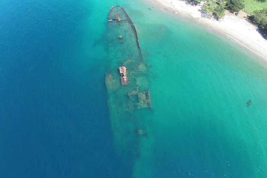 Pozostałości w wraku transportowca Kinugawa Maru. Rok 2013.